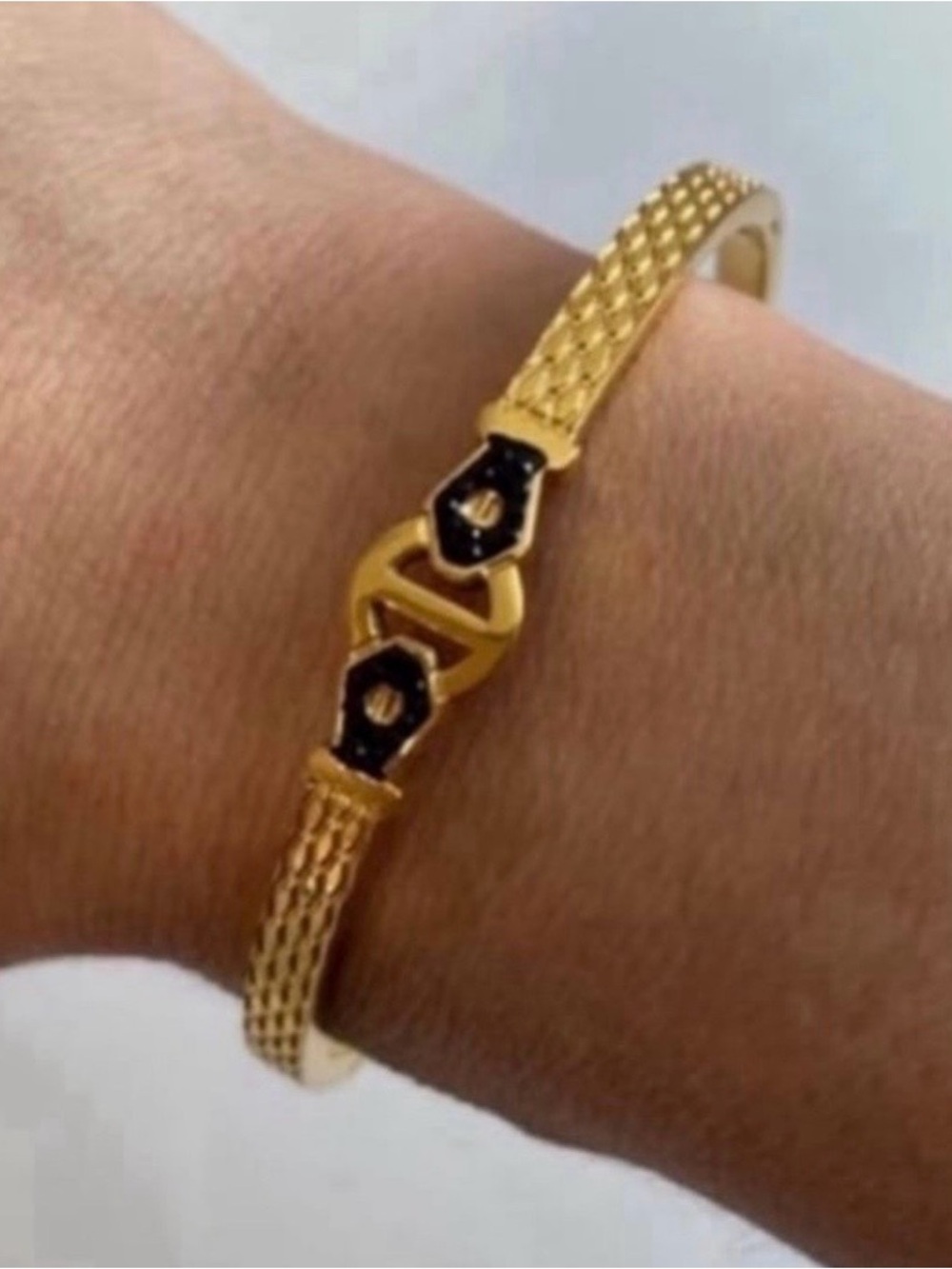 Vintage Gold-Tone Black Accent Women's Bangle Bracelet